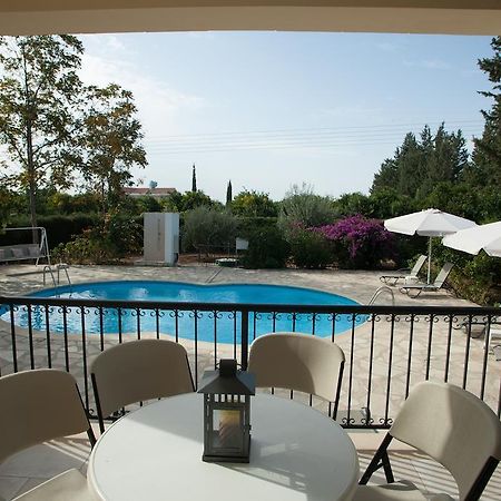 Villa Natasha Coral Bay Extérieur photo