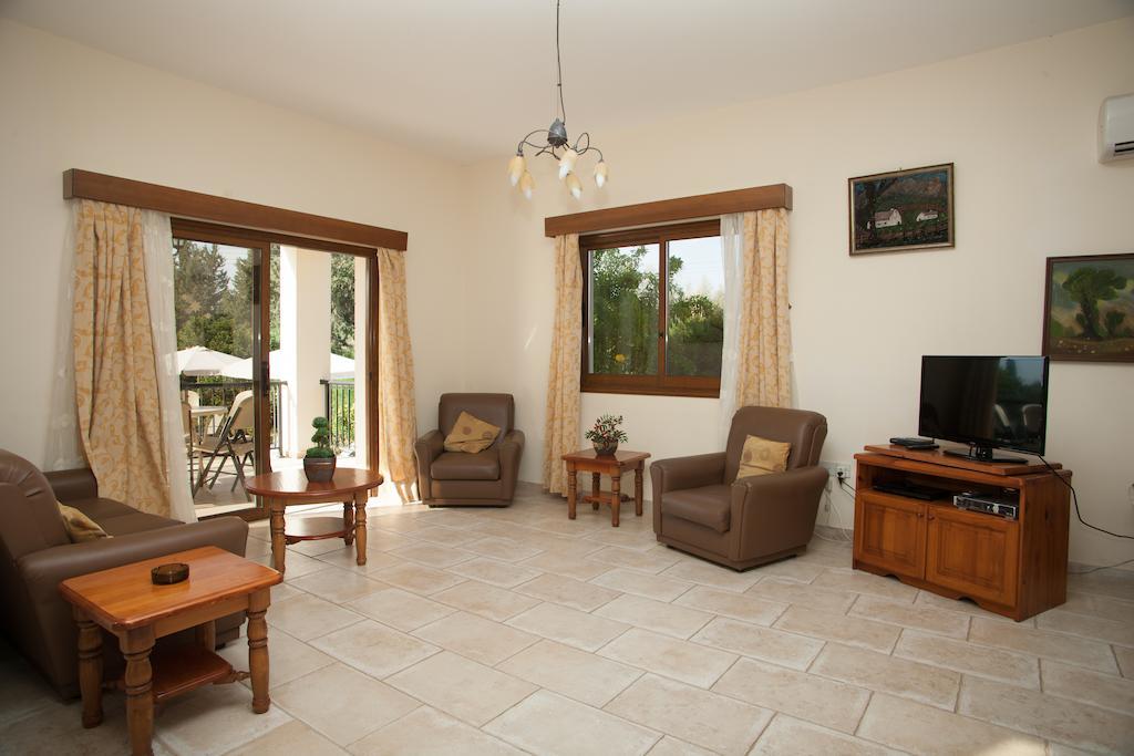 Villa Natasha Coral Bay Extérieur photo